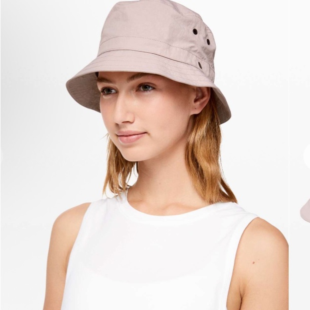 Lululemon On My Level Bucket Hat
Muse - Picture 1 of 10